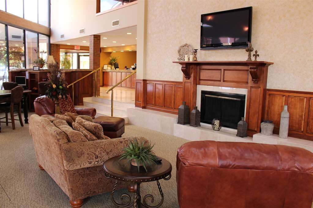 Cloverleaf Suites Baton Rouge Interior photo